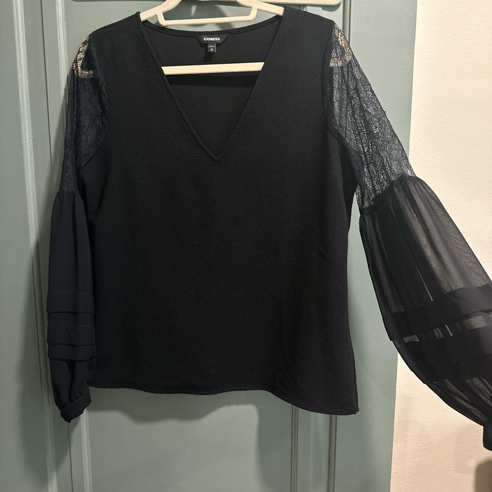 Black Express V-neck Lace & Chiffon Sleeve Blouse Size Medium